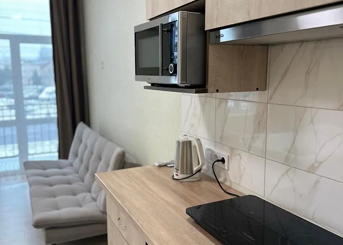 Family біля вокзалу недалеко від центру городоцька 151